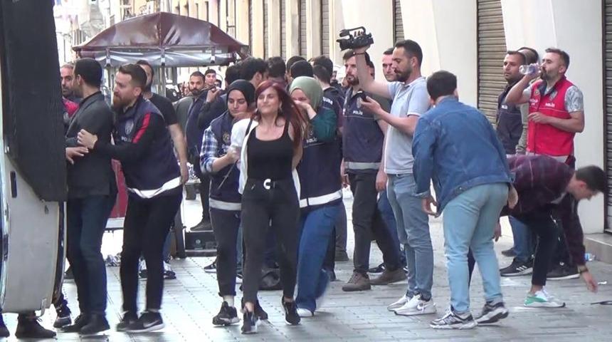 Taksim'de Gezi Parkı'na yürümek isteyen gruba polis müdahale etti! Çok sayıda gözaltı var
