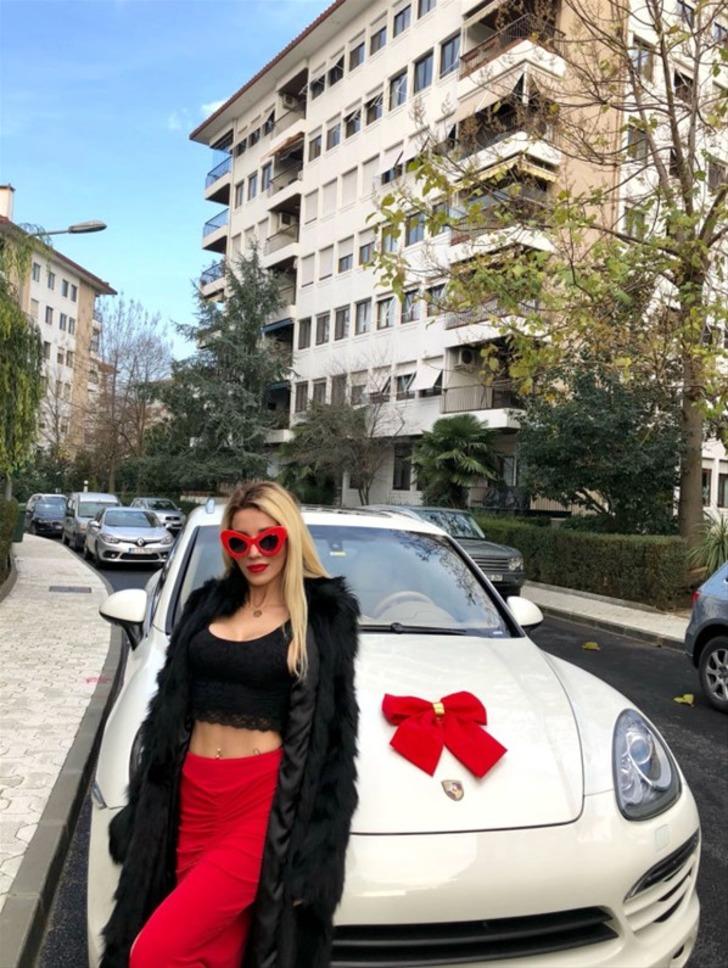 Ciciş Esra'ya 500 bin liralık hediye G3