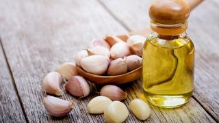 Sarımsak yağı faydaları: Sarımsak yağı saçta ne işe yarar?	