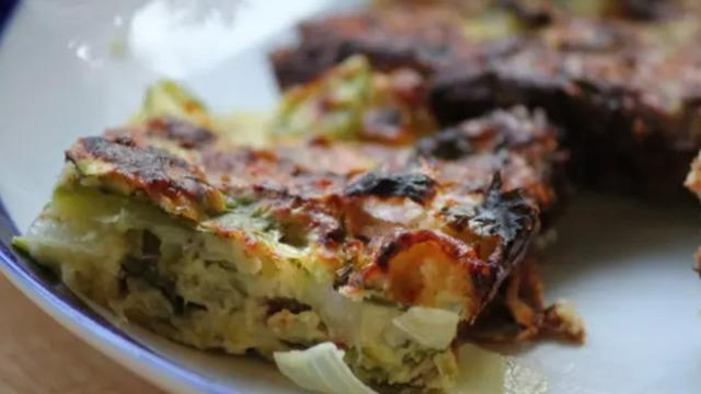 Hem sağlıklı hem de lezzetli fırında kabak mücver tarifi! Fırında mücver nasıl yapılır?