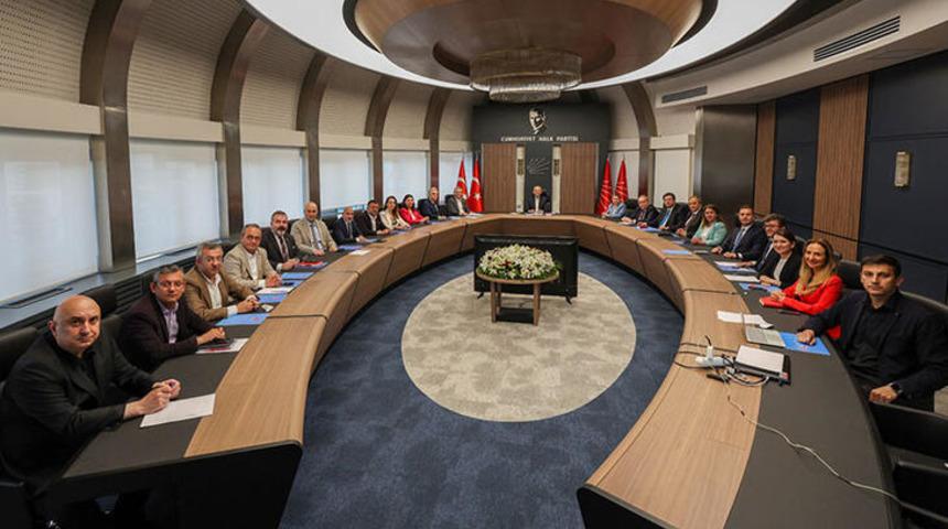 SON DAKİKA | CHP'de kritik toplantı sonrası MYK üyeleri istifa etti!