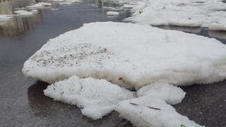 Çorum'u dolu ve sağanak vurdu! Ev ve iş yerlerini su bastı