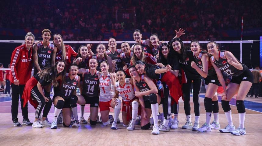 A Milli Kadın Voleybol Takımı, Sırbistan'ı 3-1 mağlup etti ve ikide iki yaptı!