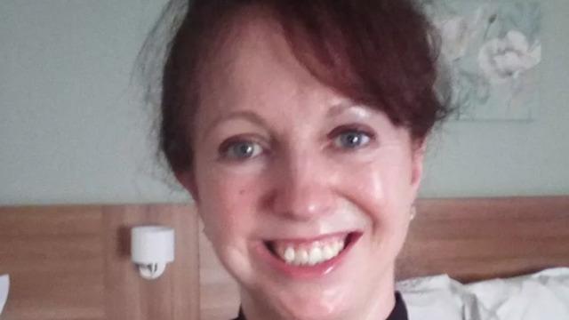 Ev sahibi ve kiracısı birbirine girdi! “Evimde fuhuş yapıyorsunuz” diyerek saldırdı... Tokat attı, arabasını parçaladı