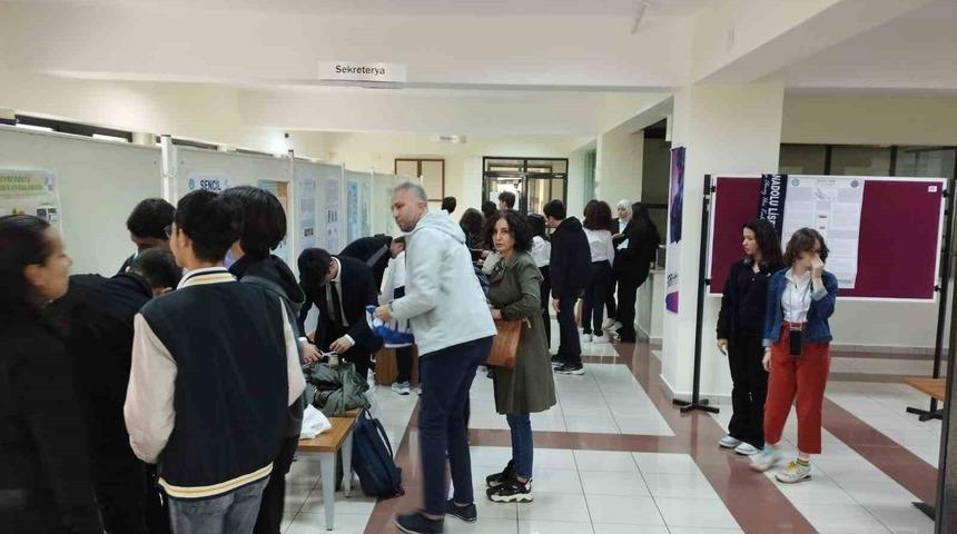 Liseli Gen&ccedil; Bilim Adamları projeleri ile g&ouml;z kamaştırdı
