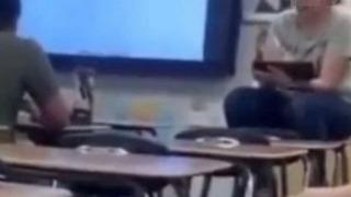 Sözleri velileri ayağa kaldırdı! Öğrencilerine cinsel ilişki oyuncağı satan dükkanların adresini verdi