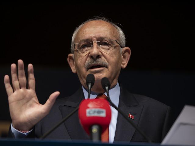  Kemal Kılı&ccedil;daroğlu sosyal medyadan a&ccedil;ıklama yaptı: "G&uuml;n ayağa kalkma g&uuml;n&uuml;d&uuml;r"