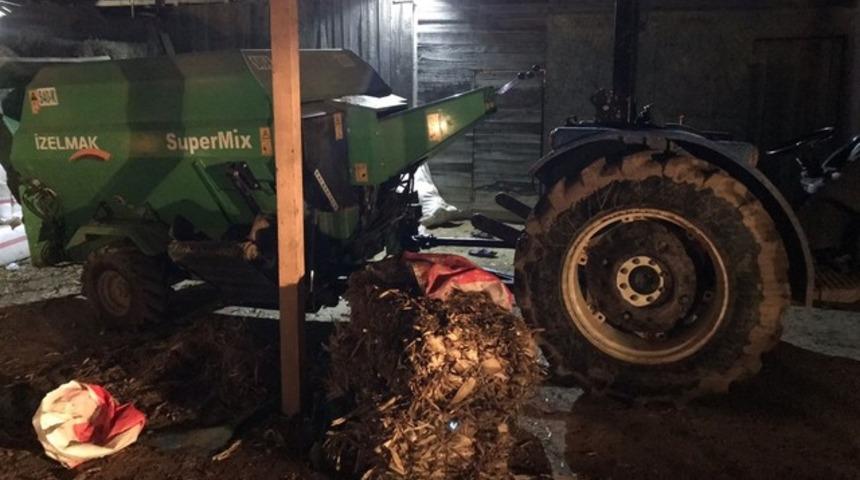 Yem makinesine kapılan çocuk hayatını kaybetti