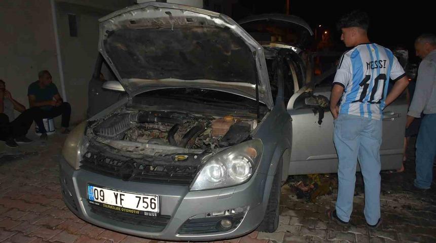 Didim’de kundaklanan araç kullanılmaz hale geldi