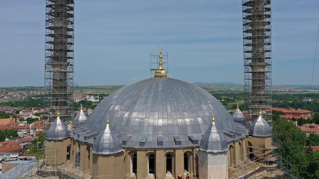 Restorasyondaki Selimiye Camisi'nin ana kubbe aleminin montajı tamamlandı