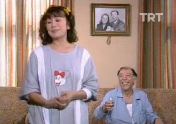 Bilim insanlarının yaptıkları bir hata sonucu süper güçler kazanmış alık bir kız olan Uzaylı Zekiye karakteirne, Seden Kızıltunç can vermişti.