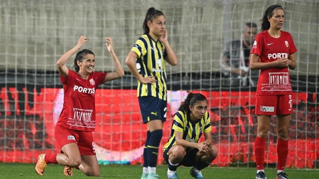 İnanılmaz bir final! Kadın Futbol Süper Ligi'nde şampiyon, Fenerbahçe'yi mağlup eden ABB FOMGET oldu!