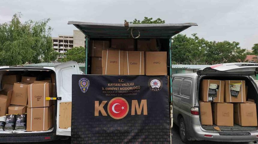 Kayseri'de tonlarca sahte bandrollü tütün ele geçirildi!
