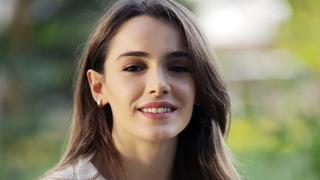 Hafsanur Sancaktutan sütyensiz tarzıyla çok beğenildi! Göğüs ucunu gizlemedi