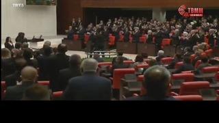 Cumhurbaşkanı Erdoğan'ın yemin töreninde gerginlik! AK Partililerle CHP'lilere arasında 'ayağa kalkmadınız' tartışması