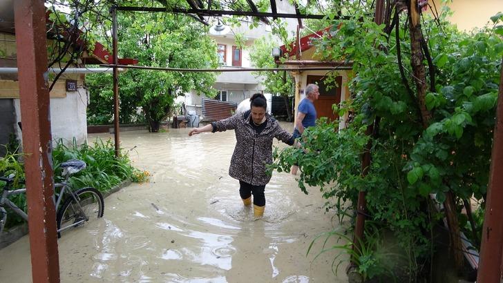 Kastamonu'nun Azdavay ilçesinde sel felaketi! Yüzlerce ev sular altında kaldı G3