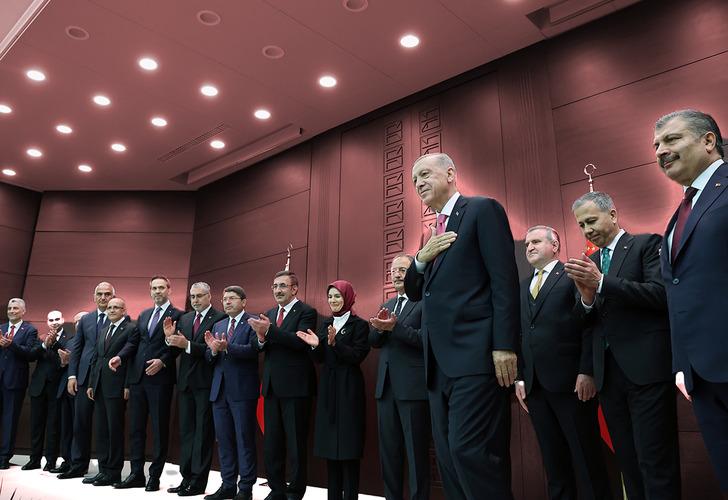 'Erdoğan'ın yakın sırdaşı' Yeni Kabine dünya basınında: O 5 üyeye dikkat çekip "kilit isimler" olarak tanıttılar! 