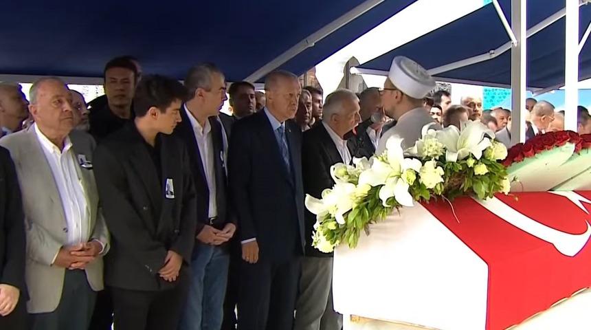 Cumhurbaşkanı Erdoğan, Mehmet Barlas’ın cenaze törenine katıldı