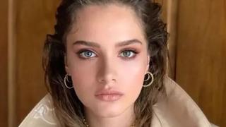 Miray Daner gömleğinin düğmelerini açıp poz verdi! Dekolteli pozlarıyla mest etti