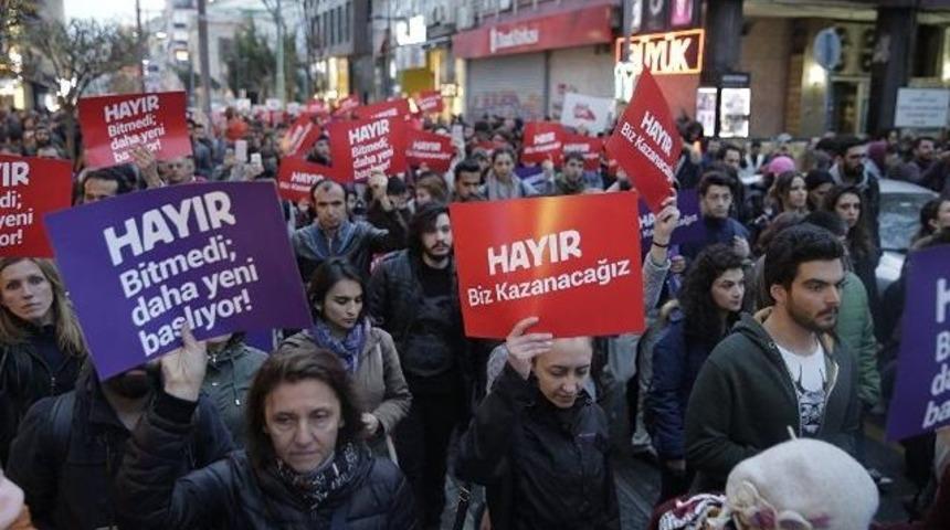 AKP-MHP eriyor, 'hayır' bloku b&uuml;y&uuml;yor