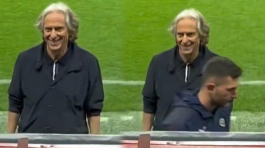 Jesus'un takımı Galatasaray karşısında mağlup durumdayken gülmesi bardağı taşırdı! Maç sonrası ortaya çıktı, taraftar sosyal medyada o anları konuşuyor