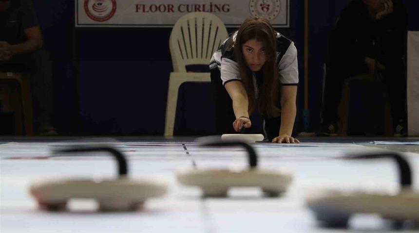 Floor Curling Gençler Türkiye Şampiyonası Karaman’da başladı