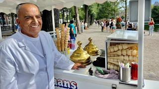 Hollanda’nın en ünlü dondurmacısı Musa Pekdemir, 67 yaşında hayatını kaybetti