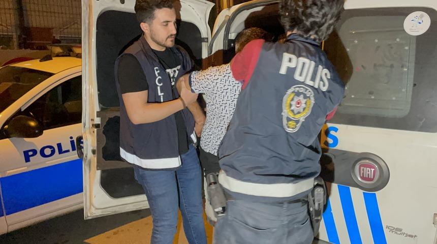 Adana'da tartıştığı erkek arkadaşı tarafından bıçaklanan kadın ağır yaralandı