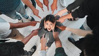 Sosyal fobi nedir? Sosyal fobi olduğumu nasıl anlarım?