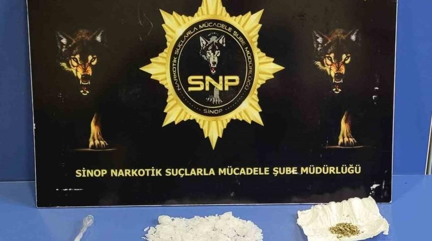 Şüpheli şahıslardan uyuşturucu çıktı
