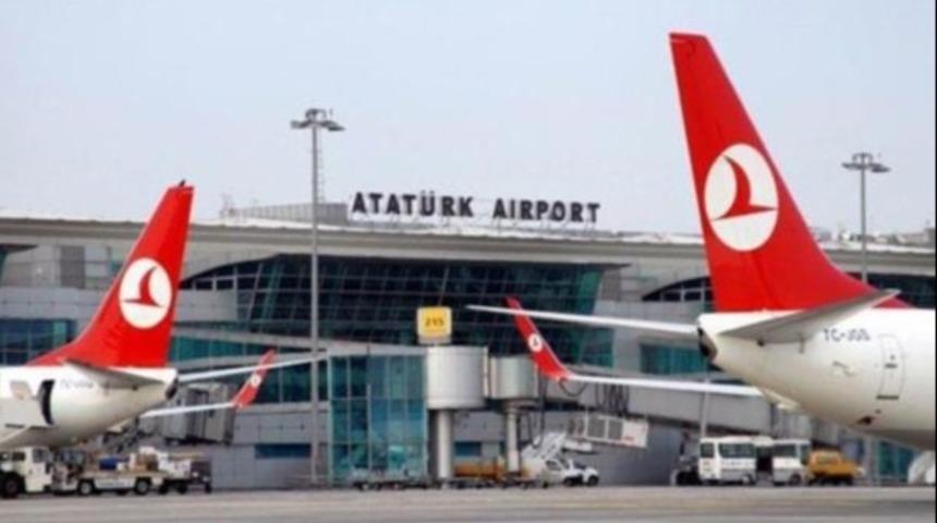 Atat&uuml;rk Havalimanı'nda inanılmaz olay! Hostesler yolcuları sayınca ortaya &ccedil;ıktı