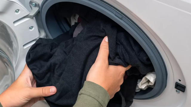 Herkes aynı hatayı yapıyor! Çamaşır makinesini mahvediyor