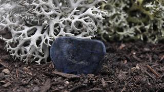 Dumortierit taşı faydaları nelerdir, ne anlama gelir? Dumortierit taşı özellikleri nelerdir, ne işe yarar?