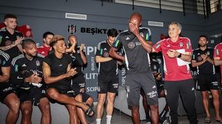 Beşiktaş'ta bir devrin sonu: Atiba Hutchinson Siyah-Beyazlılar'a gözyaşlarıyla veda etti!