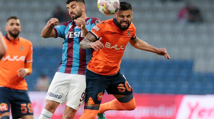 Başakşehir Trabzonspor'u 3-1 mağlup etti! Son şampiyon mağlubiyetle bitirdi