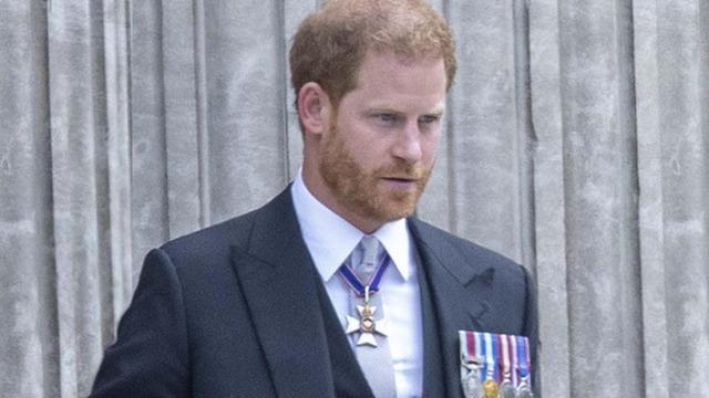 İngiltere Kraliyet ailesinde 130 yıl sonra bir ilk: Prens Harry hakim karşısında