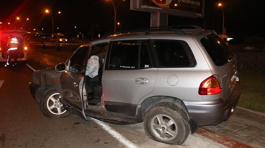 Kocaeli'de bir garip olay... Kaza yaptı, aracını bırakıp kaçtı!