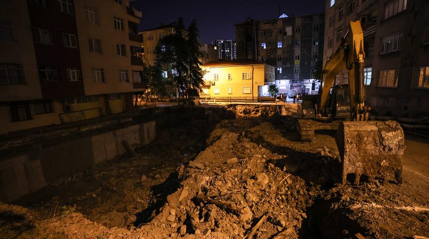 Bağcılar'da inşaat alanında toprak kayması sonucu bir bina boşaltıldı