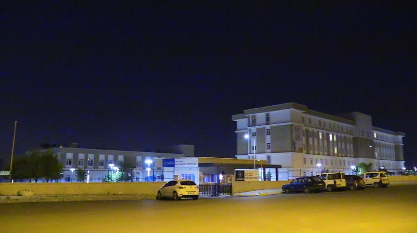 Adana'da erkek öğrenci yurdunun bahçesinde bıçaklanan güvenlik görevlisi öldü