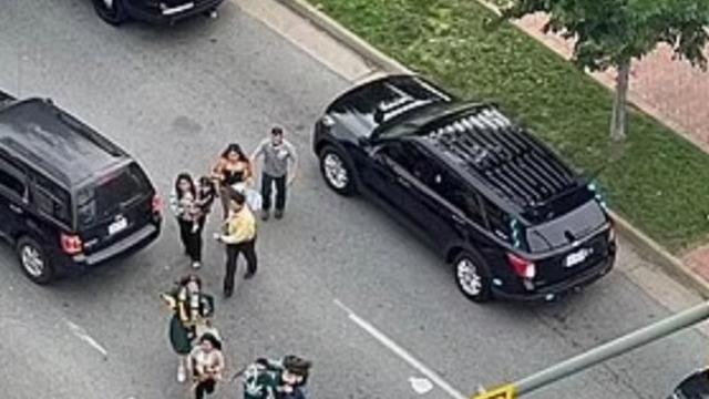 Mezuniyet töreninde silahlı saldırı! 19 yaşındaki saldırgan dehşet saçtı: 2 ölü, 5 yaralı...