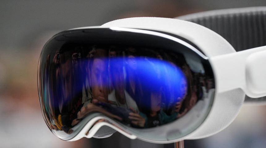 BBC editörü denedi: Apple'ın yeni karma gerçeklik gözlüğü Vision Pro nasıl bir deneyim sunuyor?