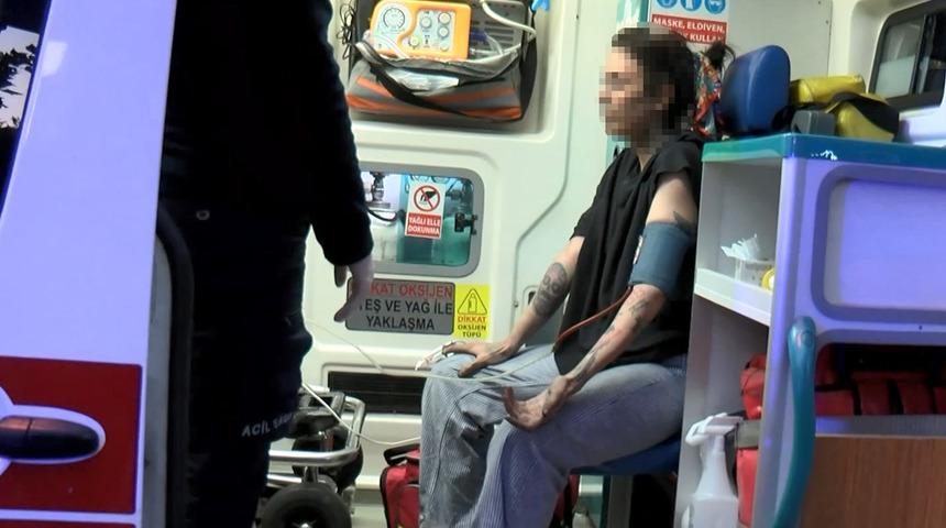 Kadıköy'de hareketli anlar! Kendini kilitleyip evi ateşe verdi