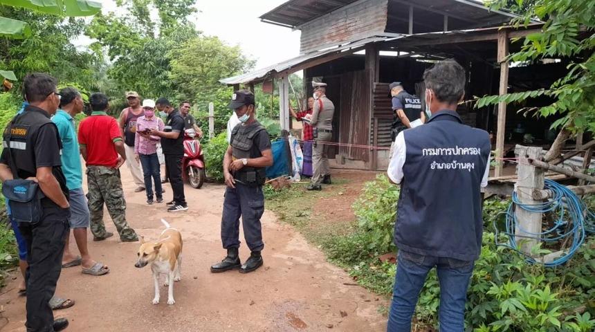Yatalak eşiyle saatlerce kavga etti! Öfkelenen koca evini ateşe vererek karısını öldürdü