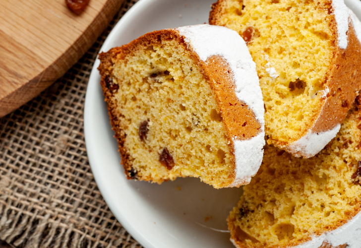 Çay saatlerinin favorisi üzümlü kek tarifi! Üzümlü kek nasıl yapılır?