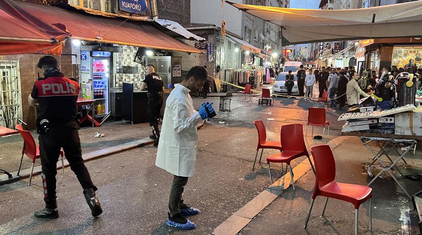 İstanbul Fatih'te sokak ortasında silahlı çatışma: 2 ölü 4 yaralı