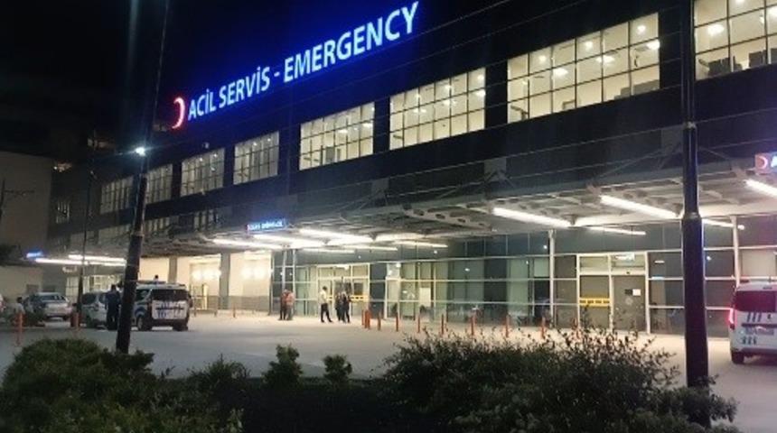 Kız arkadaşını eve kabul etmeyen annesini darp ederek hastanelik etti