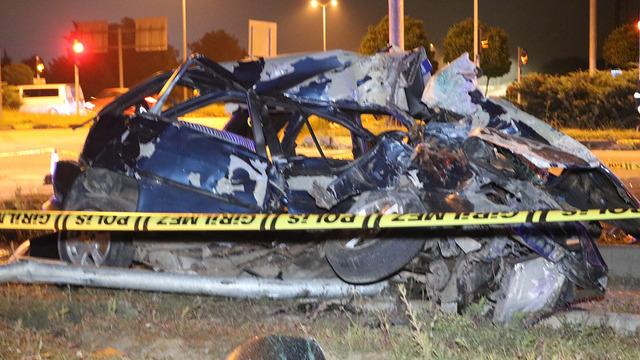 Zonguldak'ta feci kaza! Yolcu otobüsünün çarptığı otomobildeki 2 kuzen hayatını kaybetti