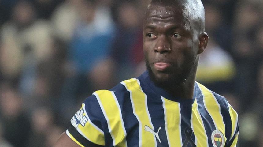 Fenerbahçe'de Enner Valencia dönemi sona erdi! Ekvadorlu golcü dün gece yeni takımıyla anlaşmaya vardı