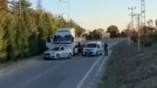 Uluslararası otomobil kaçakçılarına 'fren' operasyonu: Bakan Yerlikaya sosyal medyadan o anları paylaştı! Çok sayıda araç yakalandı