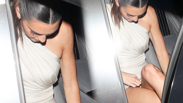 Model Kendall Jenner'in mini etekle zor anları! Eliyle kapatmaya çalıştı ama...